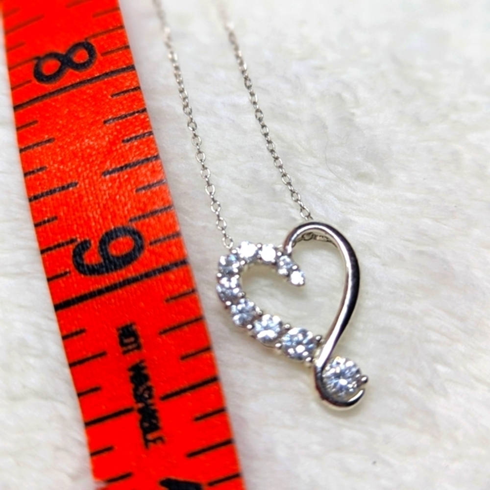 Vintage Elegant Sterling Silver Heart and CZ Necklace - Picture 8 of 8
